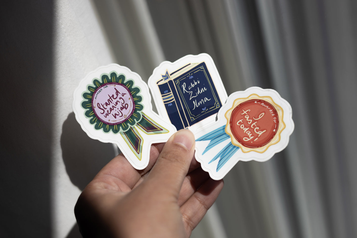 "Rabbi Zidni Ilma" Illustrated Book Sticker – Hand-Drawn Islamic Reminder